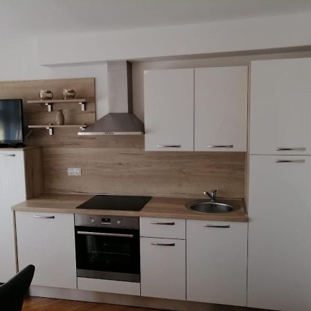 Apartments Leptiric Podstrana Bagian luar foto