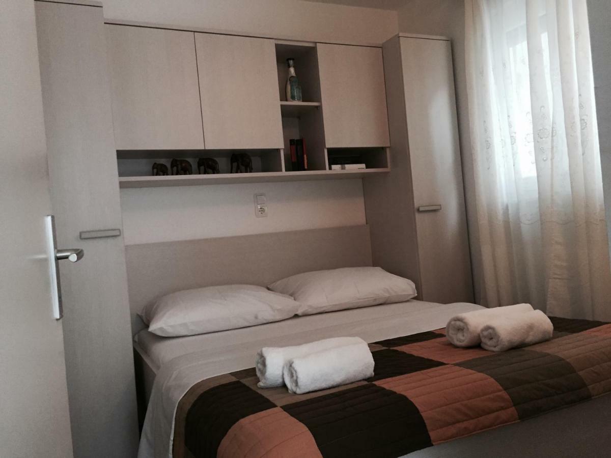 Apartments Leptiric Podstrana Bagian luar foto